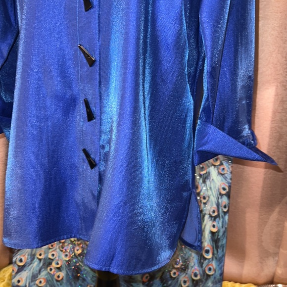 Vintage Multiples Size XS Button Down Top - Picture 3 of 16